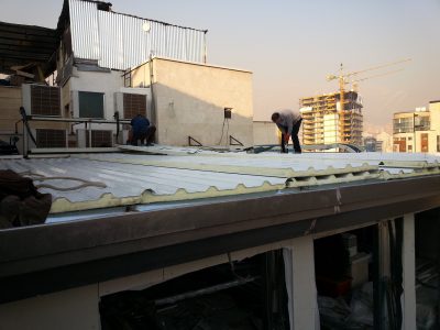 اجرای سقف ساندویچ پنل روی سازه سی اف اس -CFS
